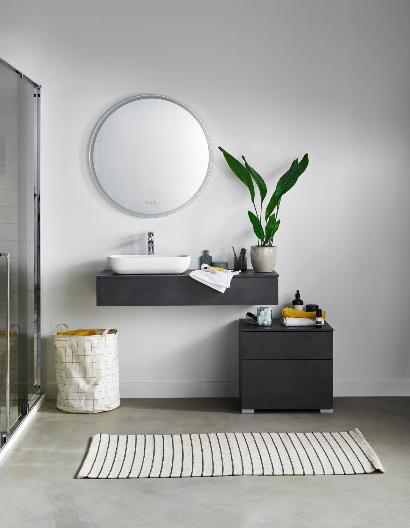 Salle de bain avec meubles pour vasque à poser