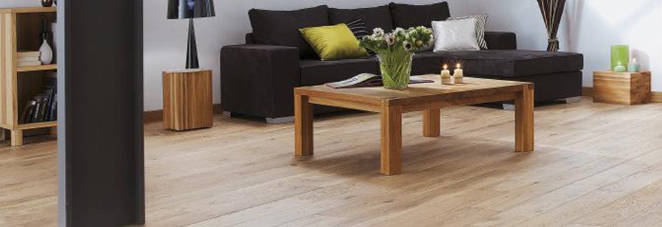 Parquet chêne naturel dans un intérieur cosy